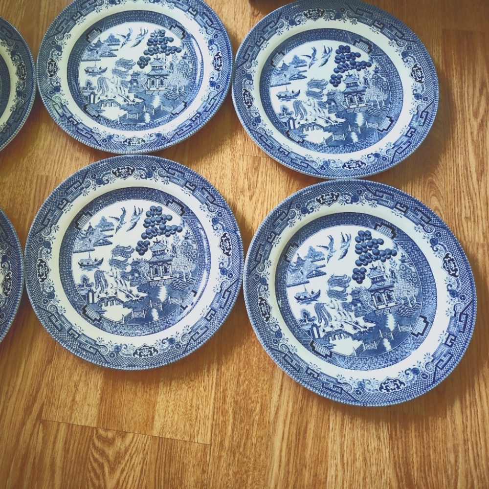 Queens by Churchill 6 plates